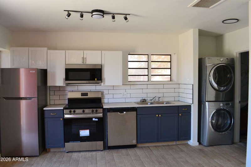 1BR Kitchen