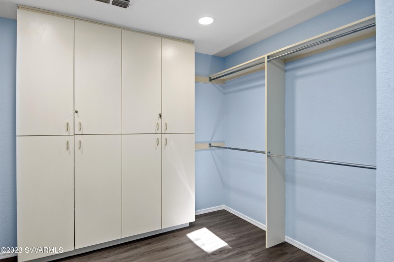 019_Primary Walk-In Closet!