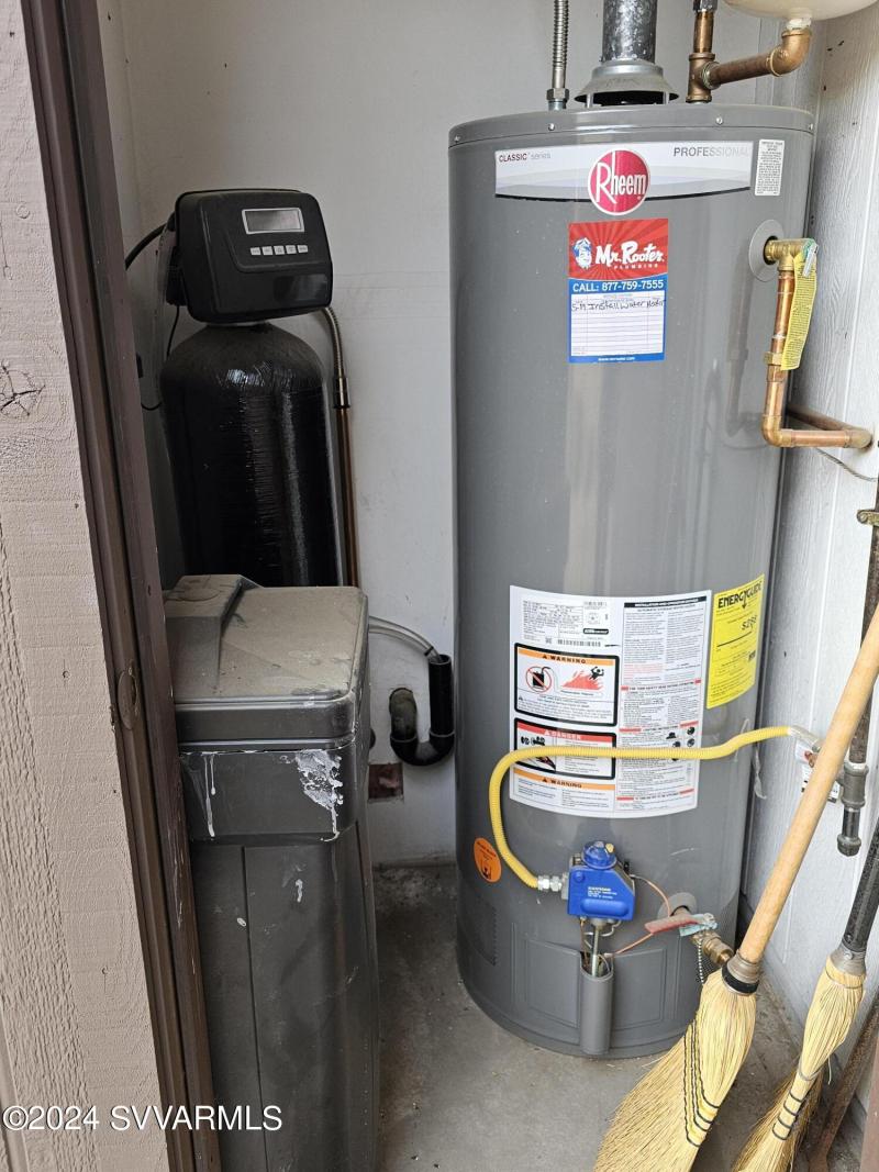 Hot water heater