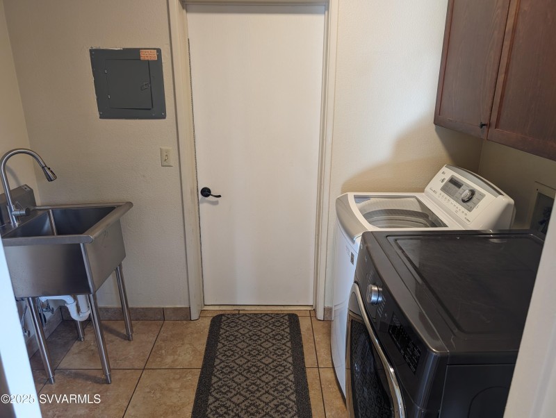 Laundry/Mudroom