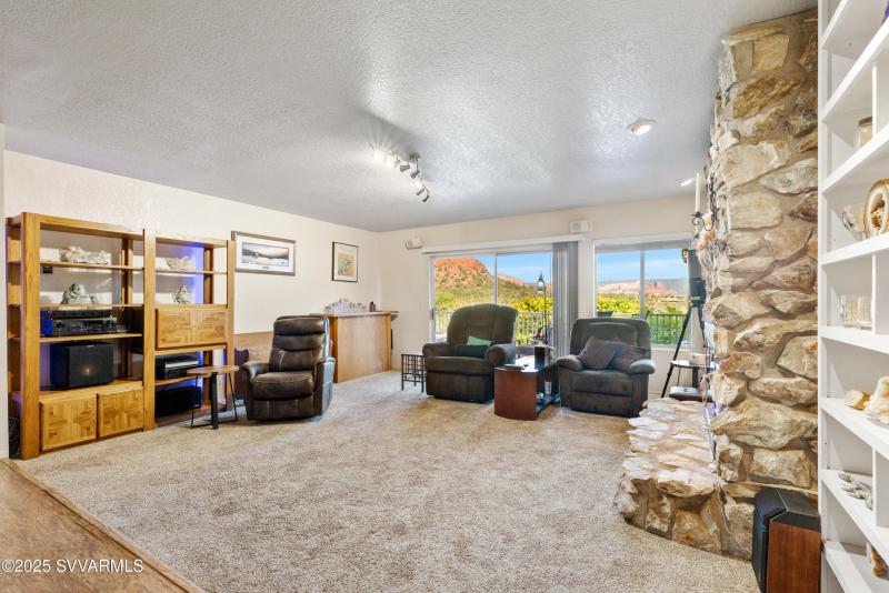 Living Room with fireplace