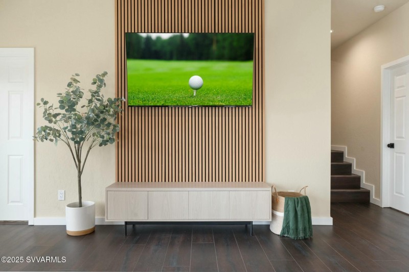 Second living room / game room