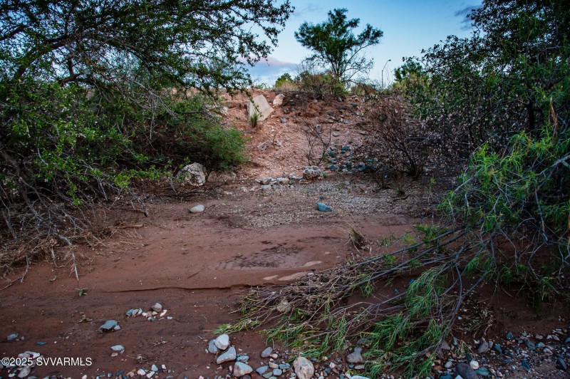 E Fir & Camino Arroyo