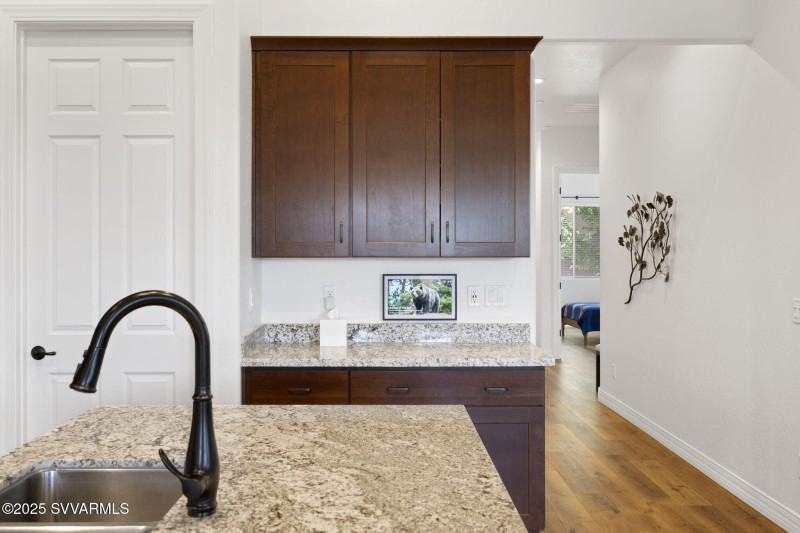 Kitchen w/Walk-in Pantry