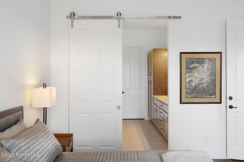 Primary en-suite bedroom