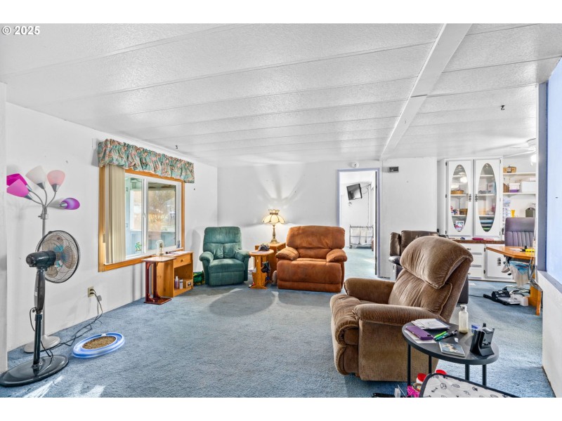 Living Room/Dining Room