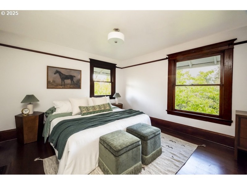 Bedroom, Primary