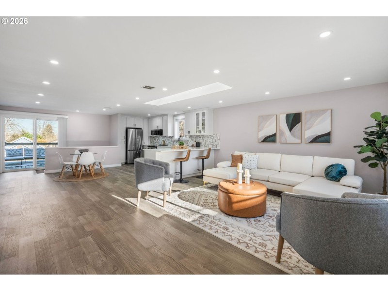 Living Room/Dining Room