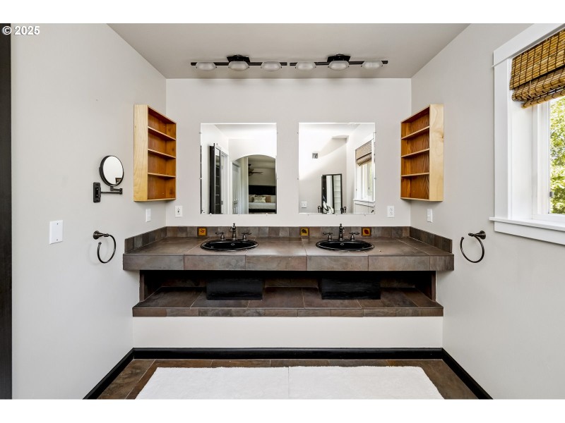 Bathroom, Attached