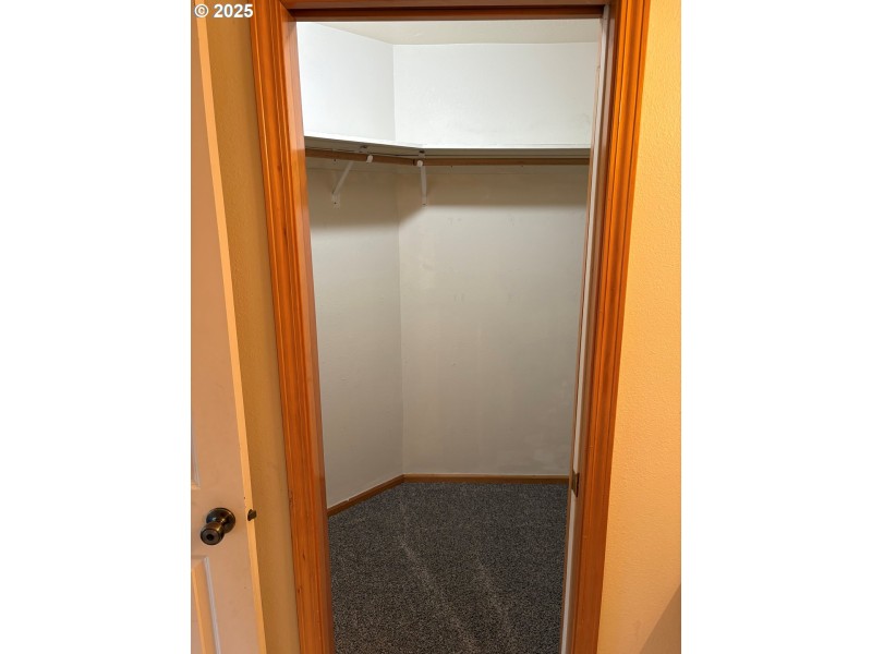 Bedroom, Primary