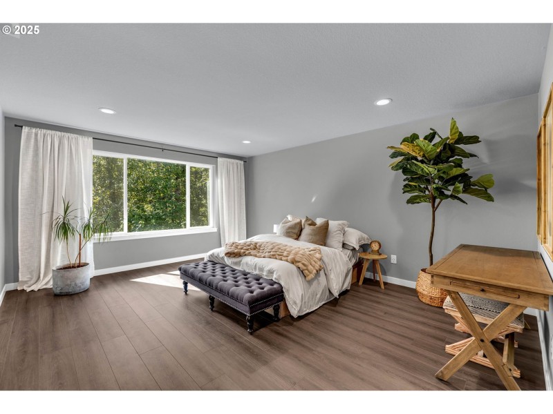Bedroom, Primary
