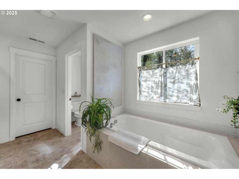 Owner's Suite Bathroom