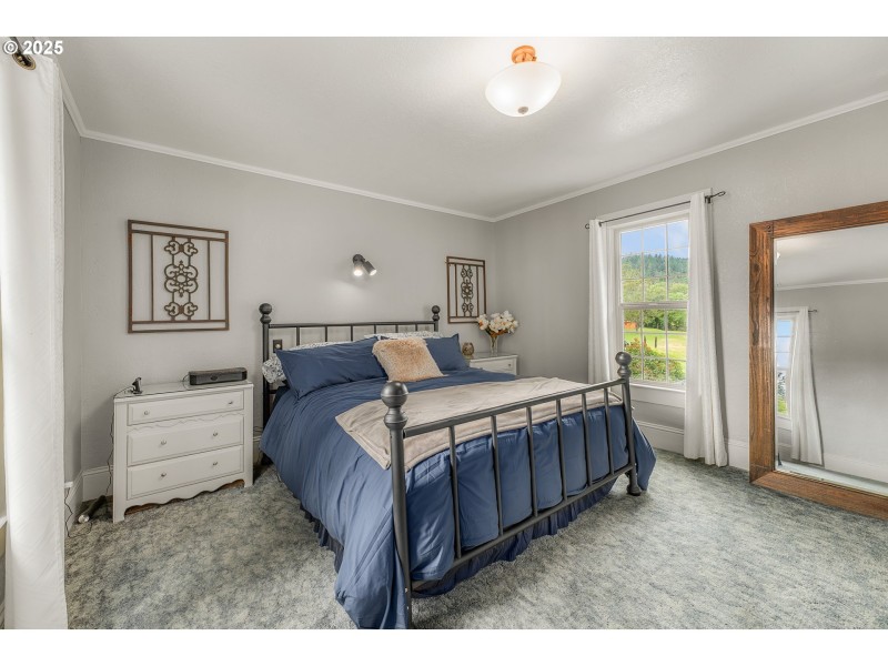 Bedroom, Primary