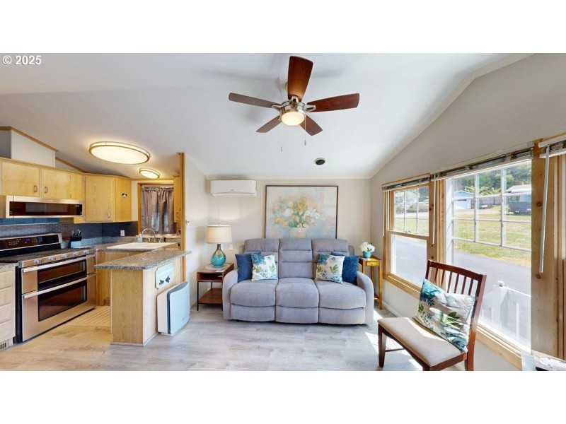 Living Room/Dining Room