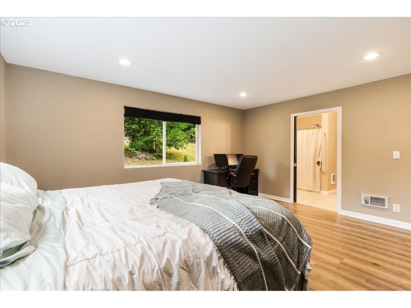 Bedroom, Primary