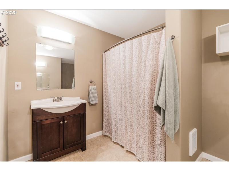 Bathroom, Attached
