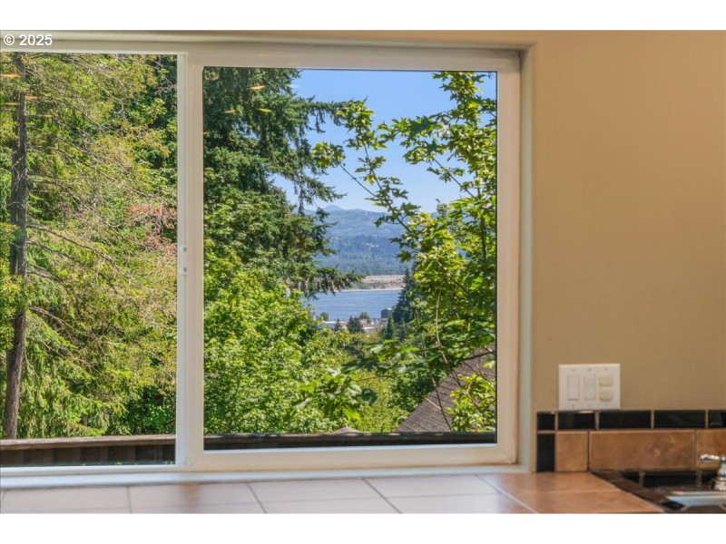 Kitchen/Outside