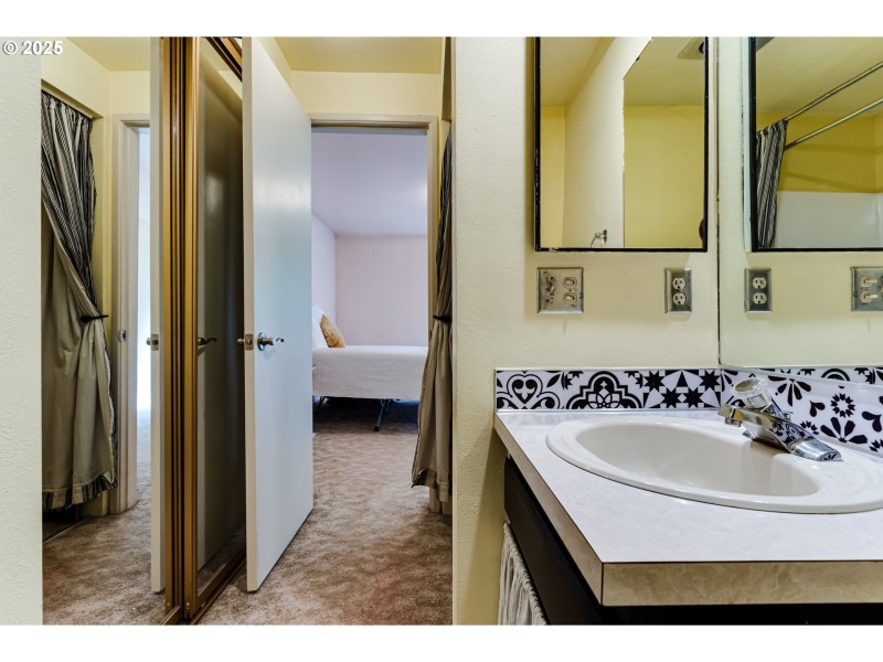 Bathroom, Attached