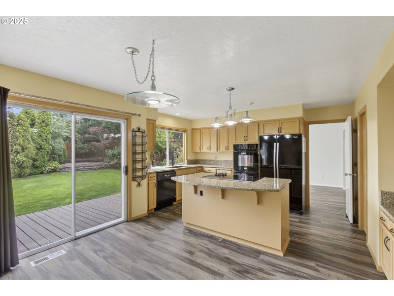 Kitchen/Outside