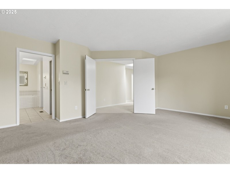 Bedroom, Owner's Suite