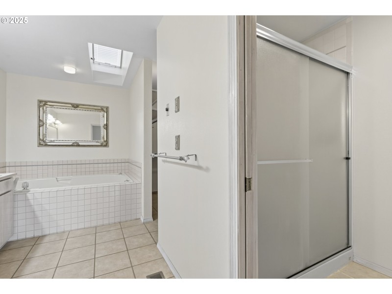 Bedroom, Owner's Suite