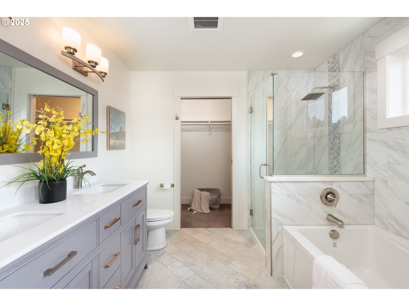 Owner's Suite Bathroom
