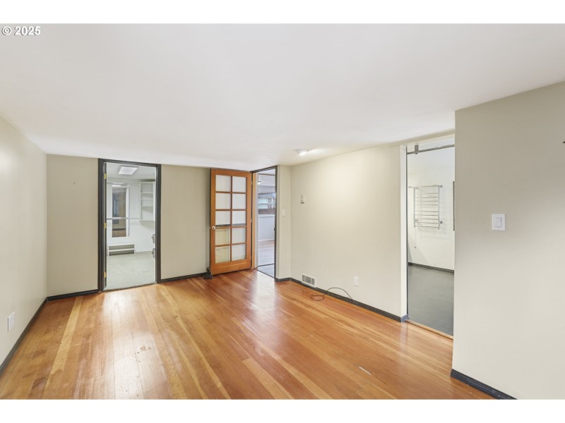 Bedroom, Primary