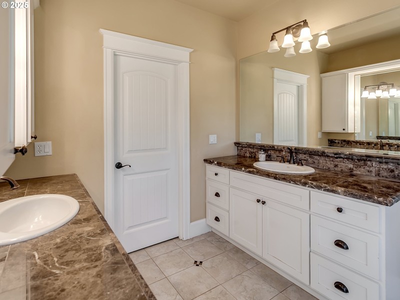 Owner's Suite Bathroom