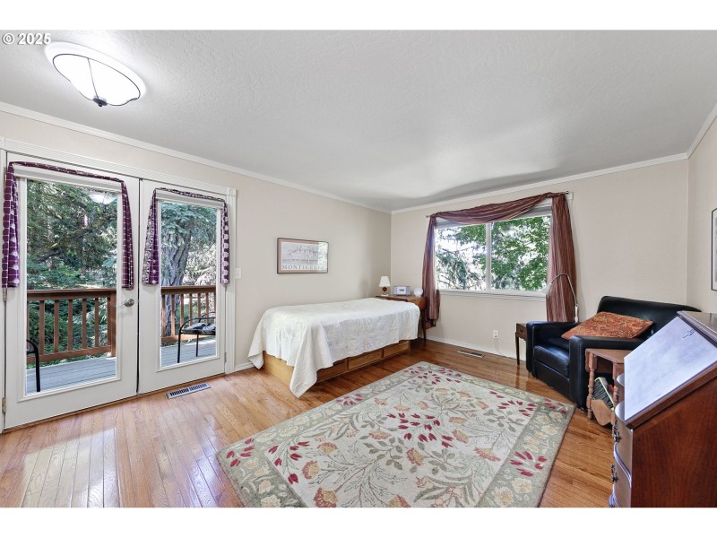 Bedroom, Primary