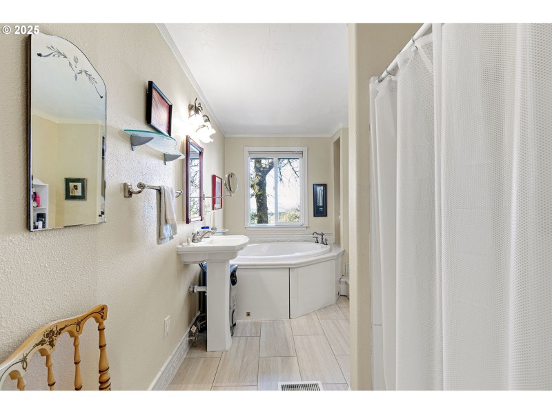 Owner's Suite Bathroom