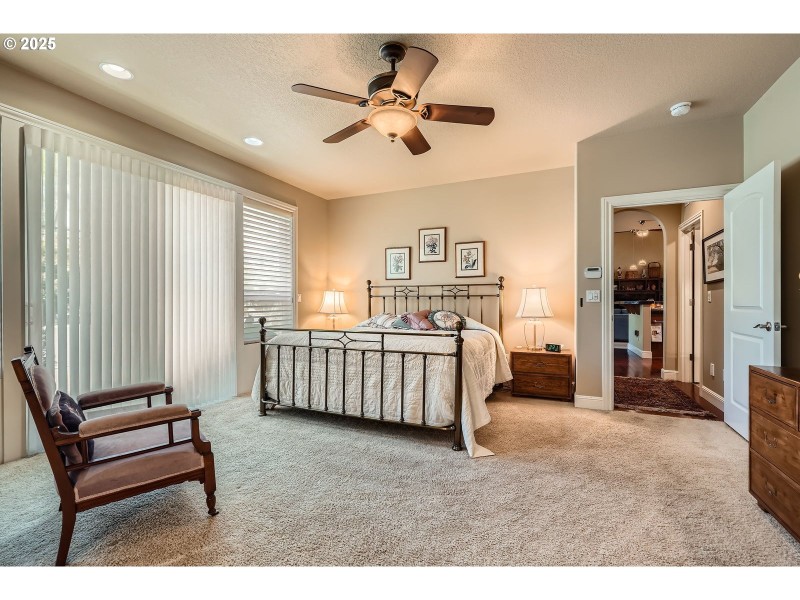 Bedroom, Primary