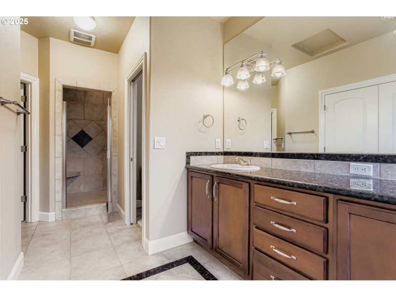 Bathroom, Attached