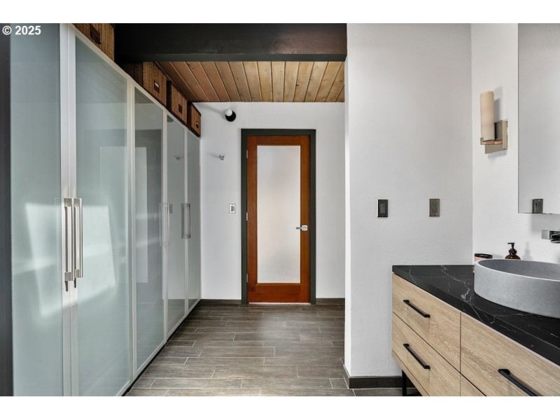Bathroom, Attached