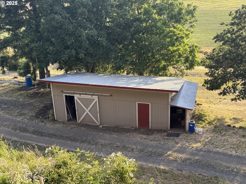 Barn