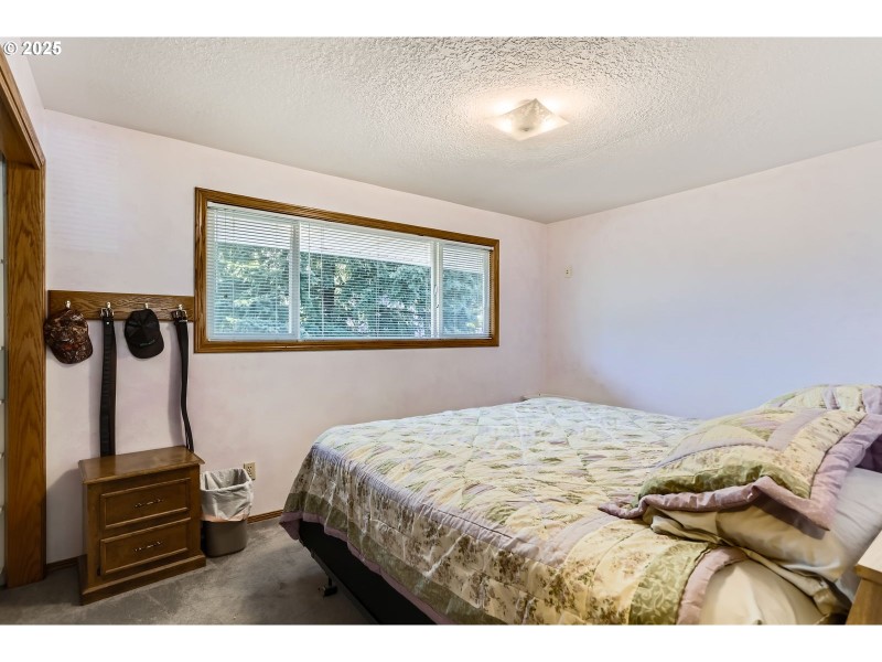 Bedroom, Primary