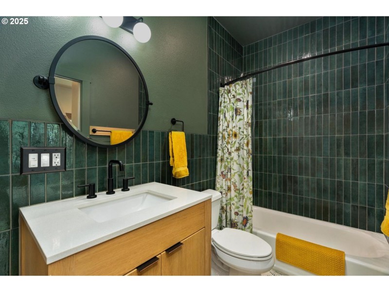 Bathroom, Attached