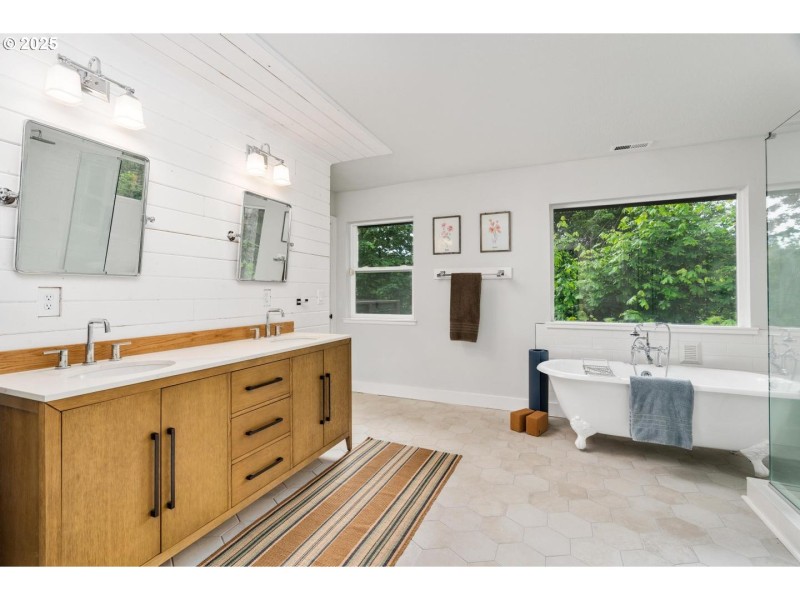 Bathroom, Attached