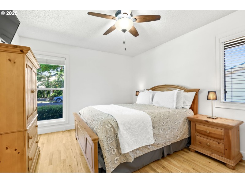 Bedroom, Primary