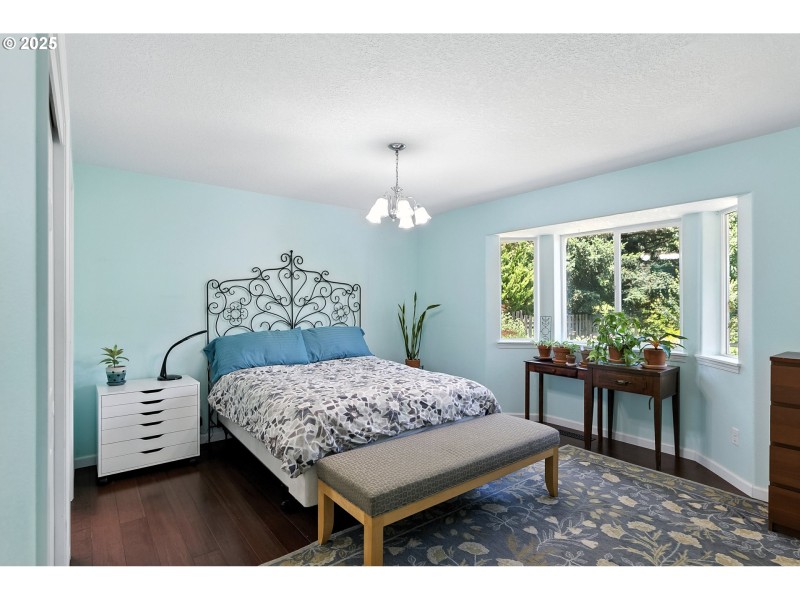 Bedroom, Primary
