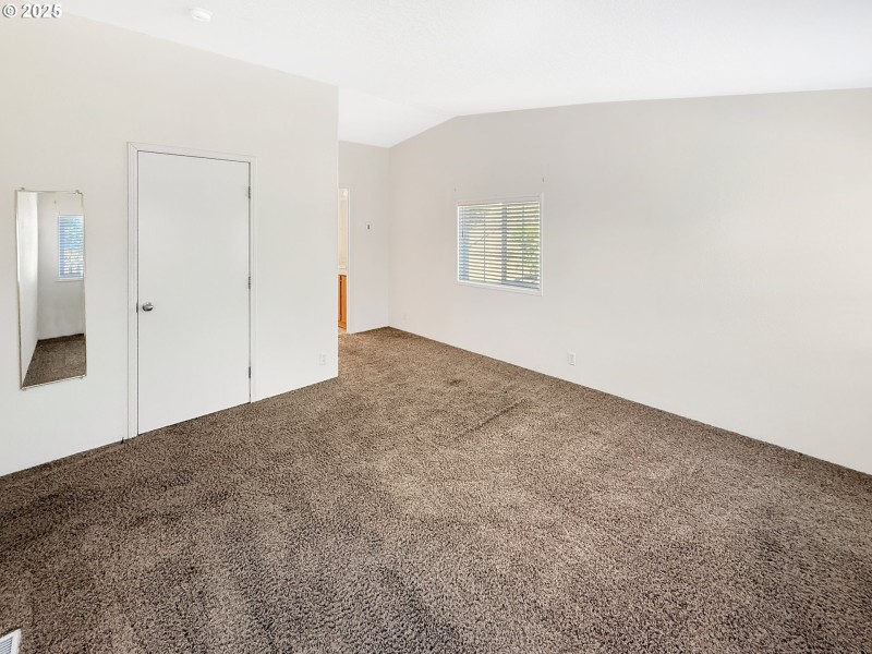 Bedroom, Primary
