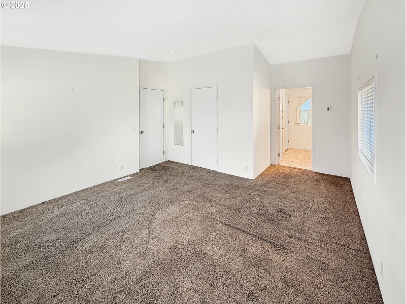 Bedroom, Primary