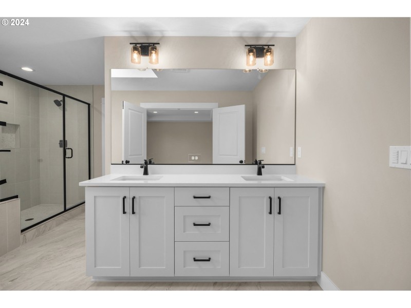 Bathroom, Attached