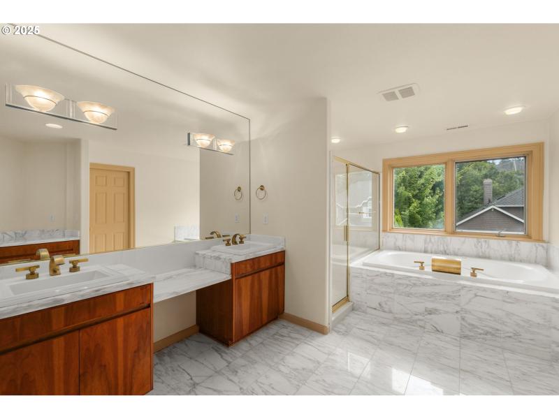 Owner's Suite Bathroom