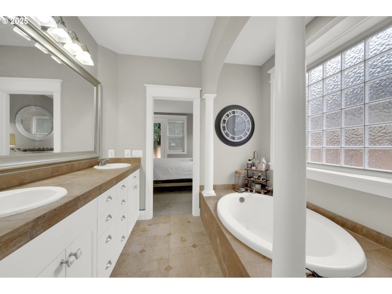 Owner's Suite Bathroom