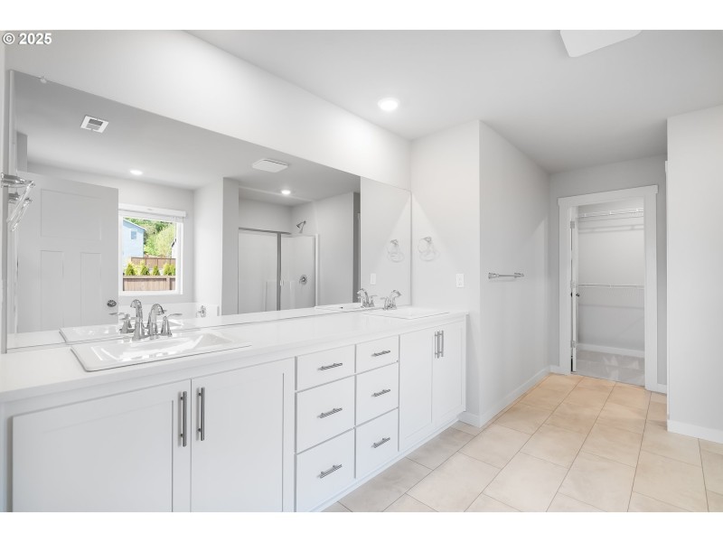 Bathroom, Attached