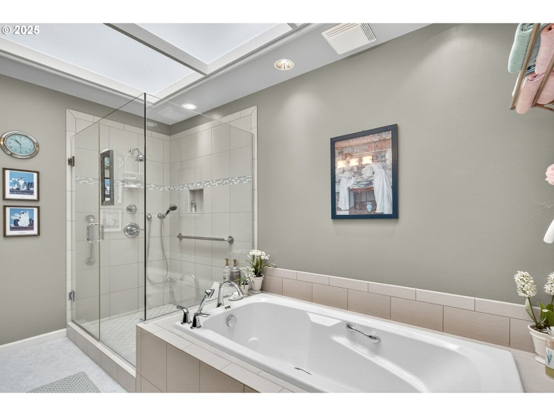 Owner's Suite Bathroom