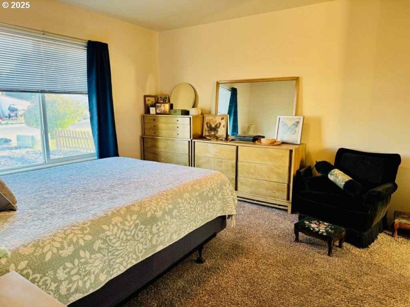 Bedroom, Primary
