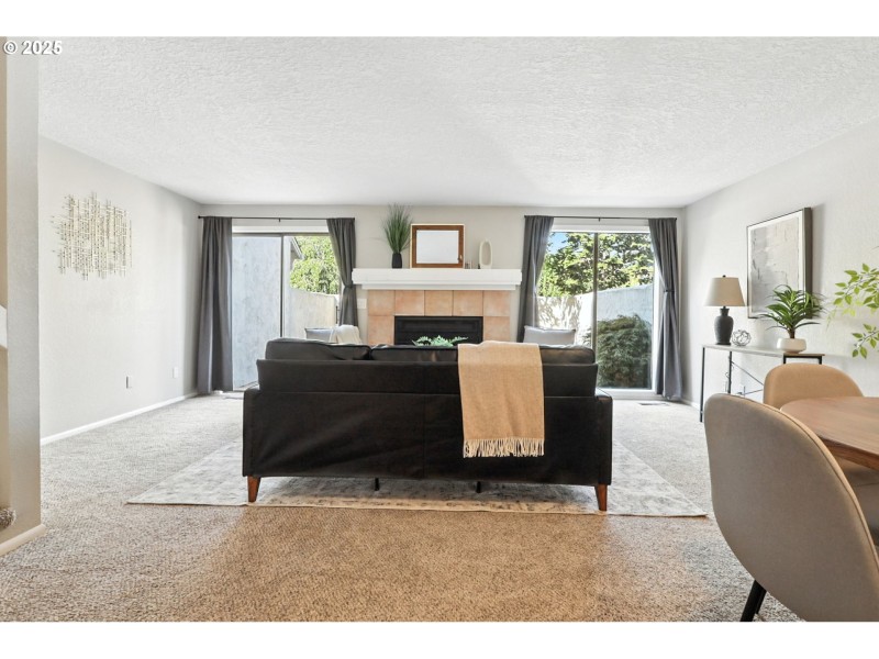 Living Room/Dining Room