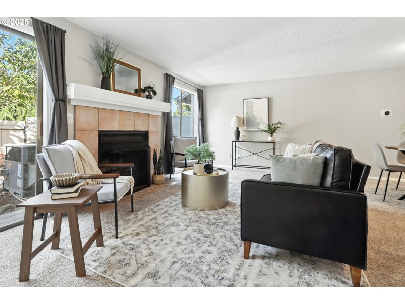 Living Room/Dining Room