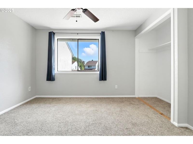 Bedroom, Primary